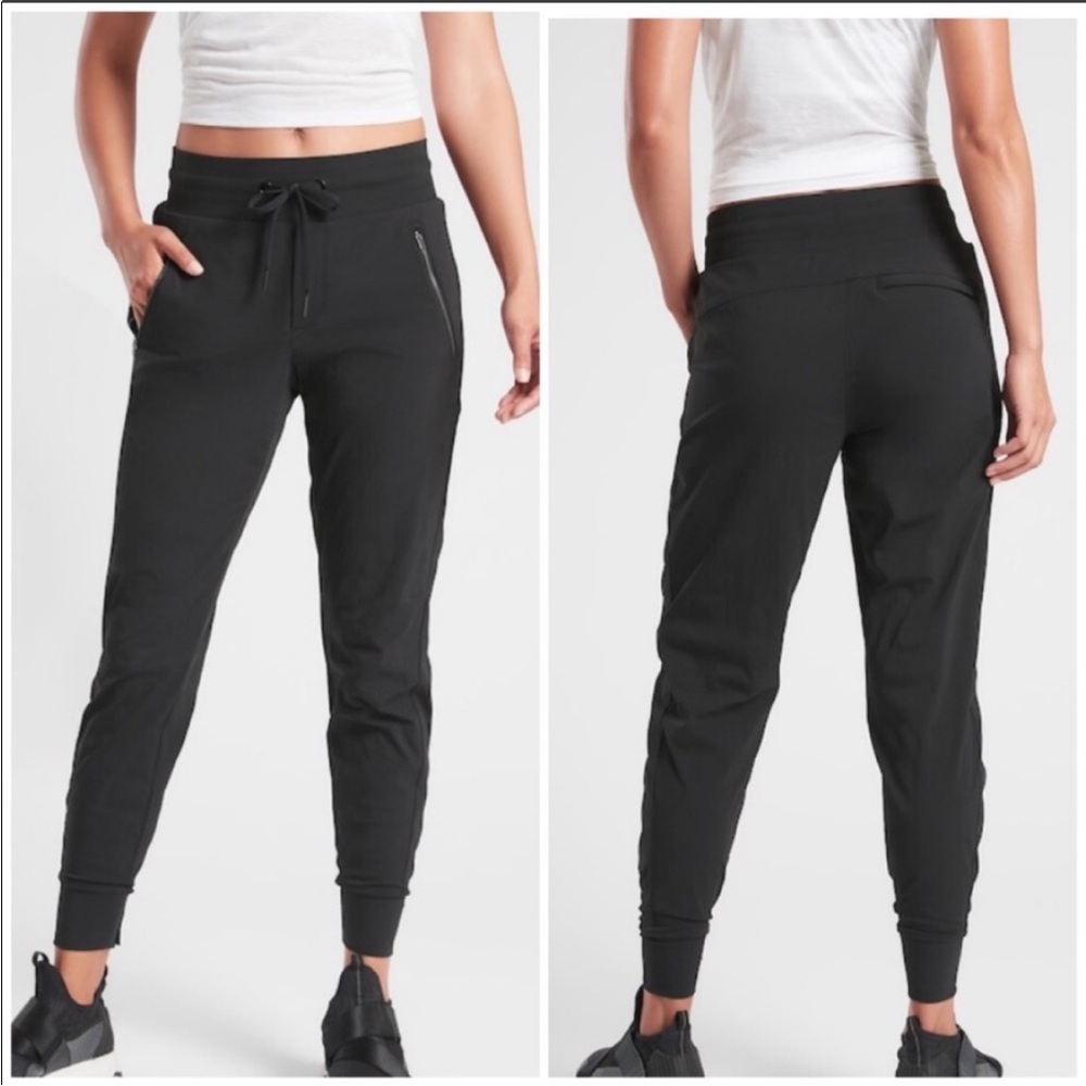 Athleta Trekkie North Jogger, Black, Size 2